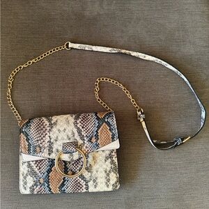 👛✨Snake-Print Crossbody Bag with Gold adjustable chain - White/blue/tan